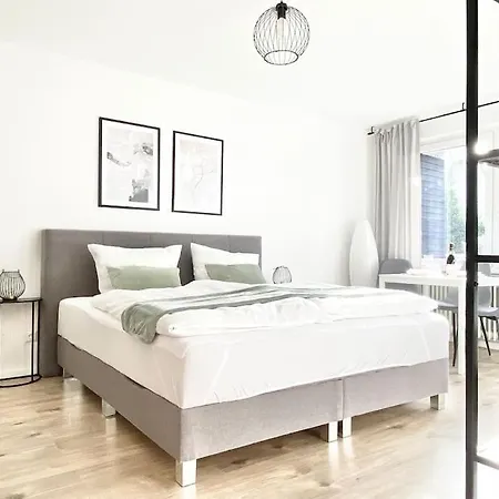 Top-apartment Mit Parkplatz Und Balkon * Reutlingen